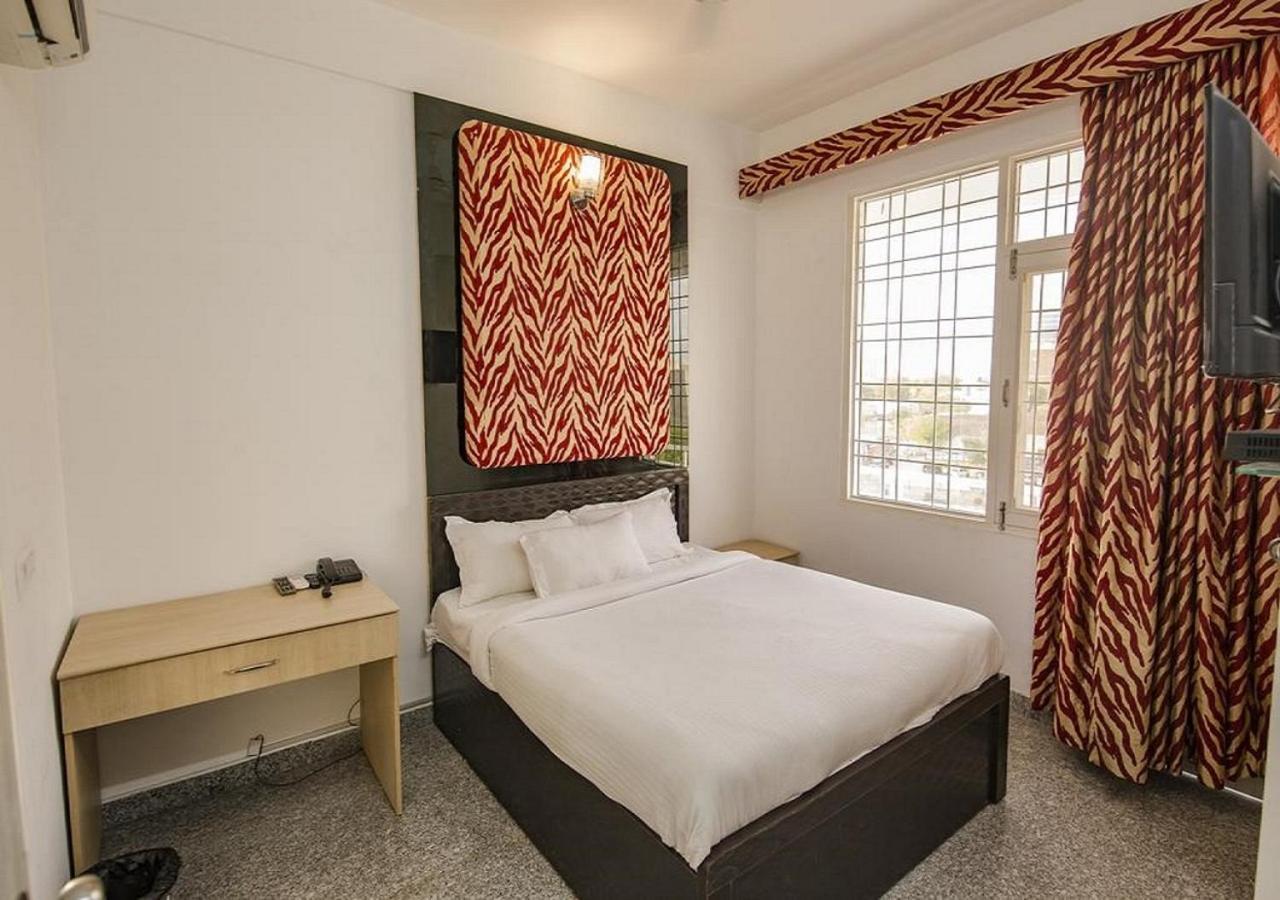 K G Residency Airport Hotell Jaipur Eksteriør bilde